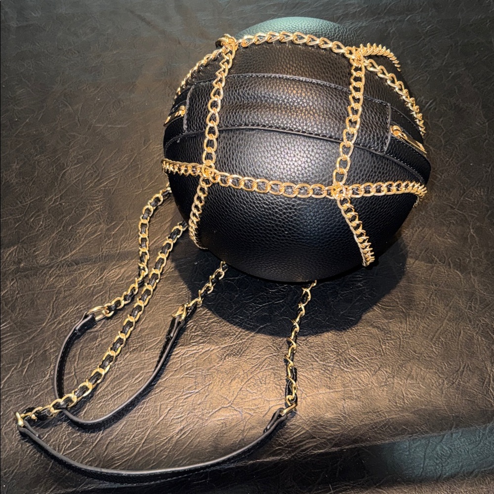 Black Leatherette Round Basketball Bag with Gold Chain, NEW - Picture 6 of 7